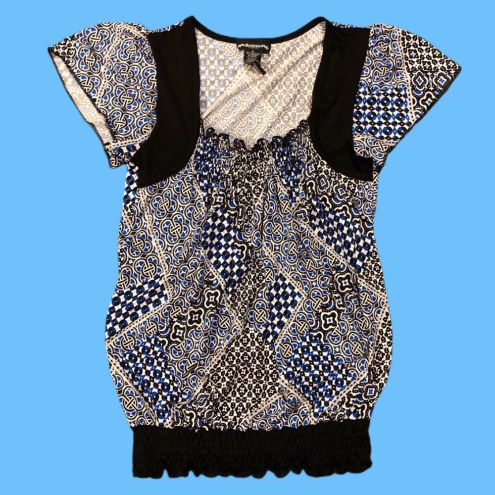 cute patterned top - Picture 2 of 4